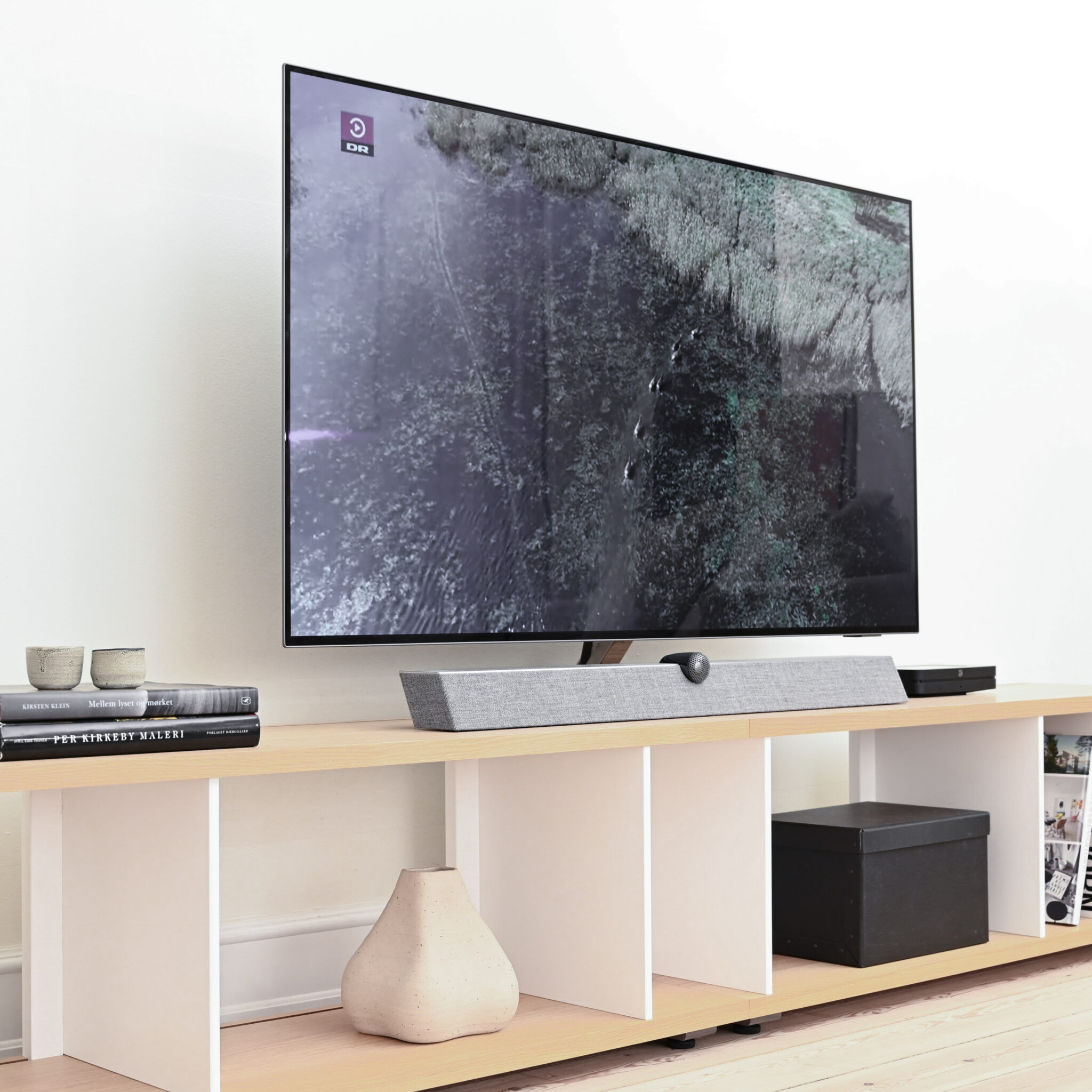 Mellemstor tv reol design konfiguration 7 variant